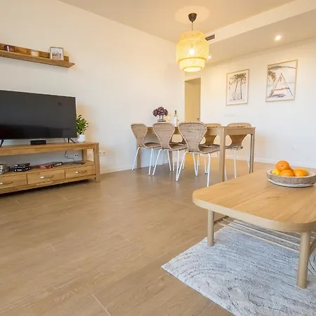 - Sun & Sea Experience Apartment